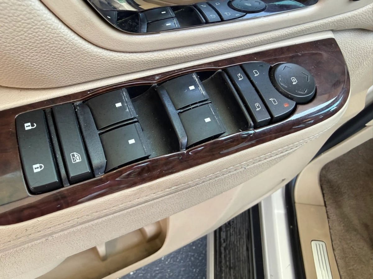 Used 2014 Cadillac Escalade Luxury AWD/4WD image 38