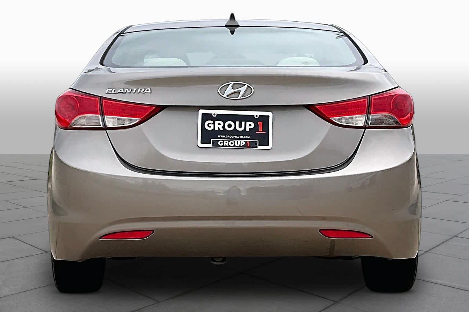 Used 2013 Hyundai Elantra GLS FWD image 5