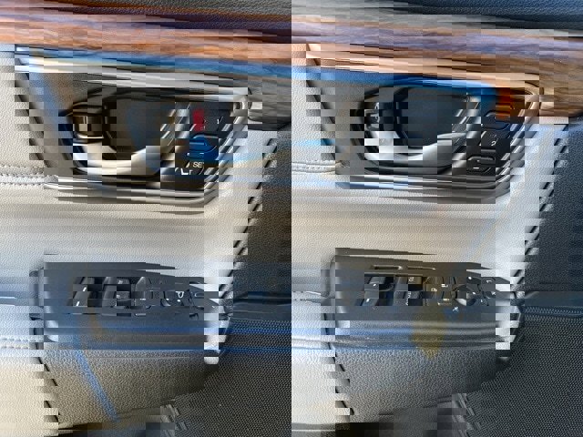 Used 2020 Honda CR-V Touring image 17