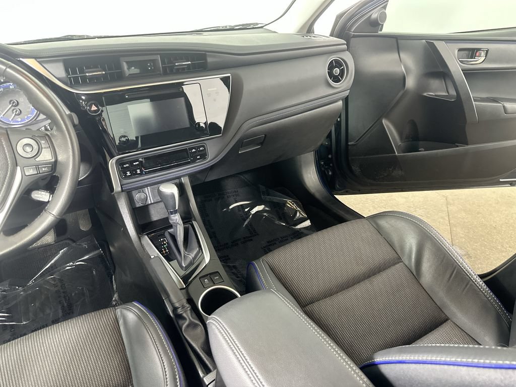 Used 2017 Toyota Corolla SE FWD image 18