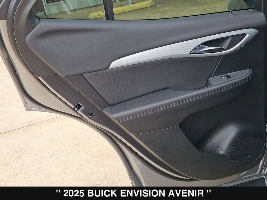 Used 2025 Buick Envision Avenir AWD/4WD image 18
