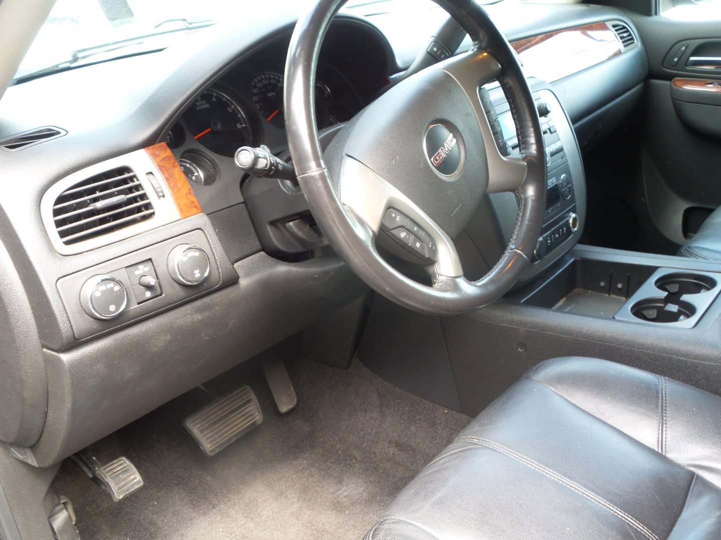 Used 2012 GMC Yukon SLT w/ SLT-2 Equipment Package image 22