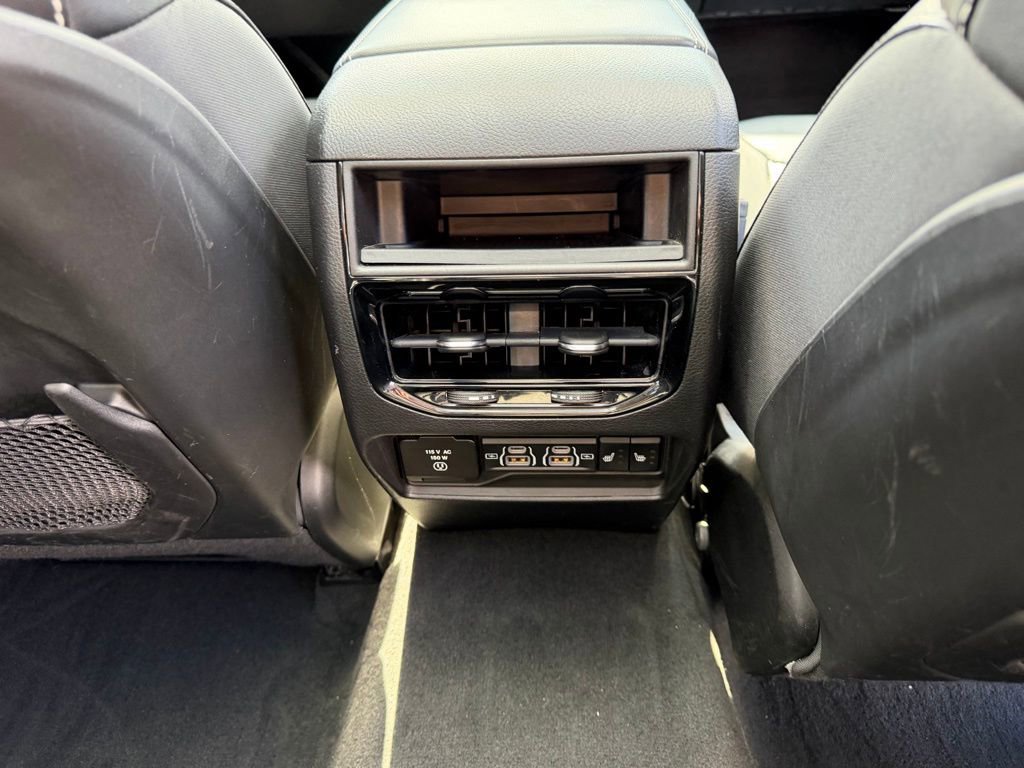 Certified 2022 Jeep Grand Cherokee Limited w/ Trailer Tow Prep Group (B) image 35