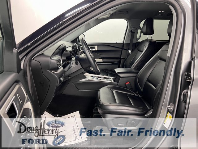 Used 2023 Ford Explorer XLT w/ Equipment Group 202A image 27