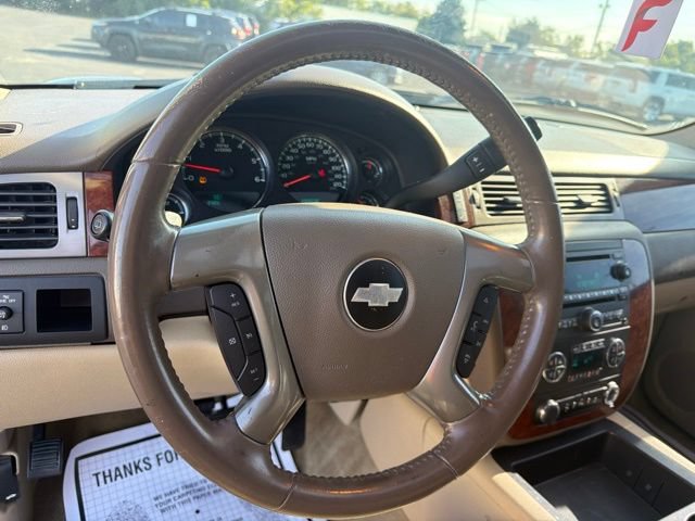 Used 2014 Chevrolet Suburban LT RWD image 13