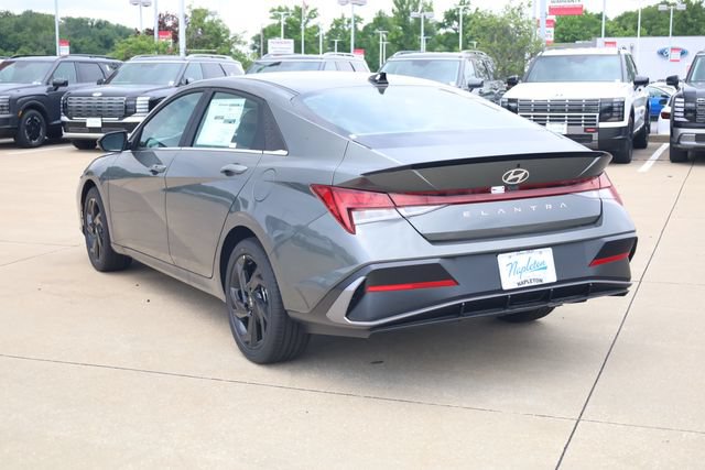 New 2026 Hyundai Elantra SEL Sport Premium FWD image 6