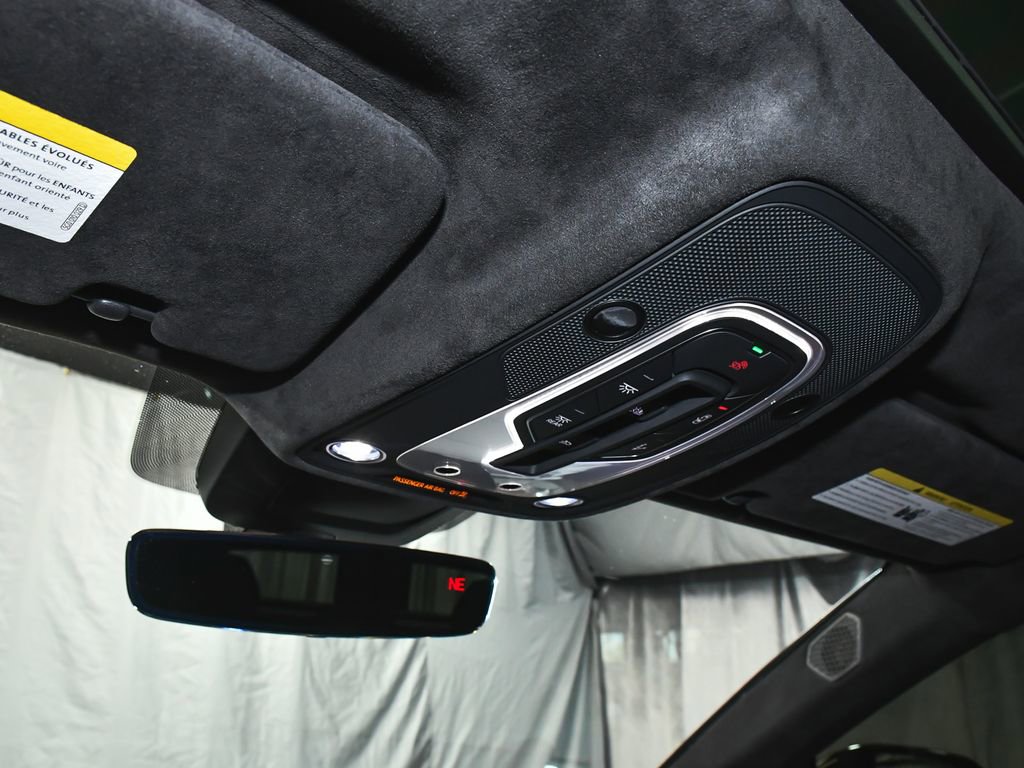 Used 2022 Lamborghini Urus AWD/4WD image 48