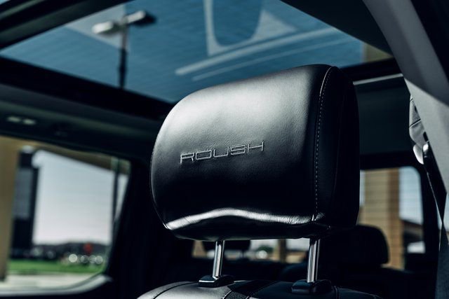 New 2026 Ford F250 Lariat w/ Black Appearance Package image 24