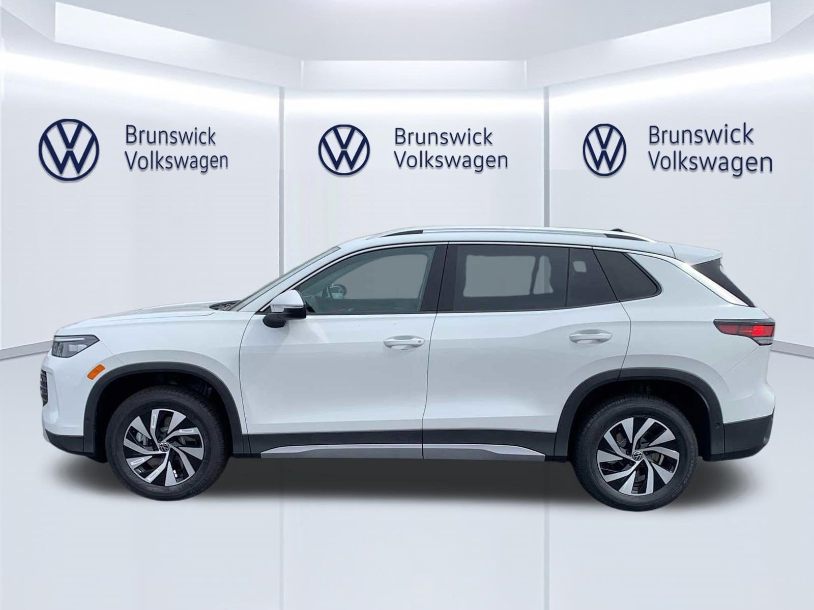 New 2026 Volkswagen Tiguan S AWD/4WD image 3