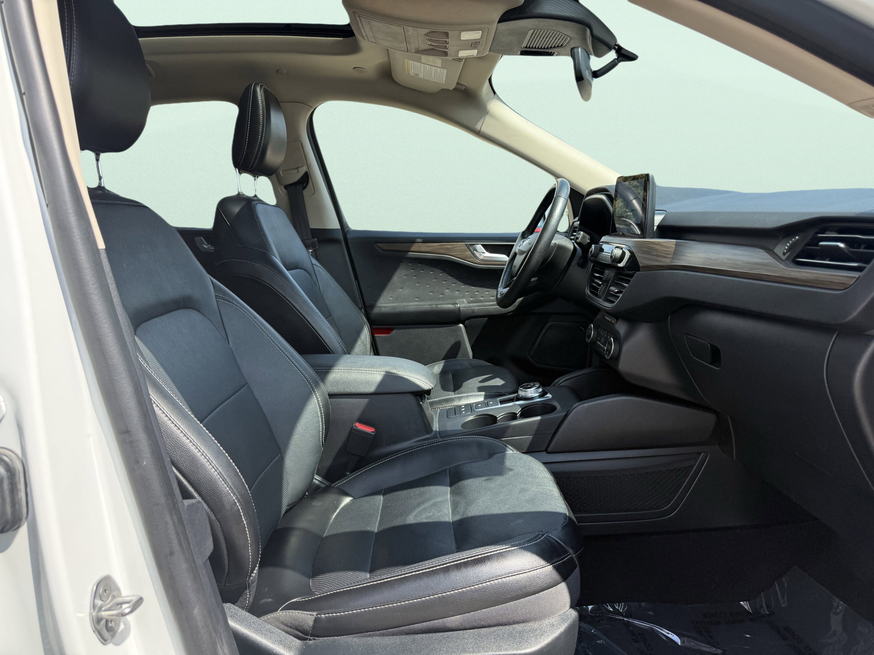 Used 2020 Ford Escape Titanium image 47