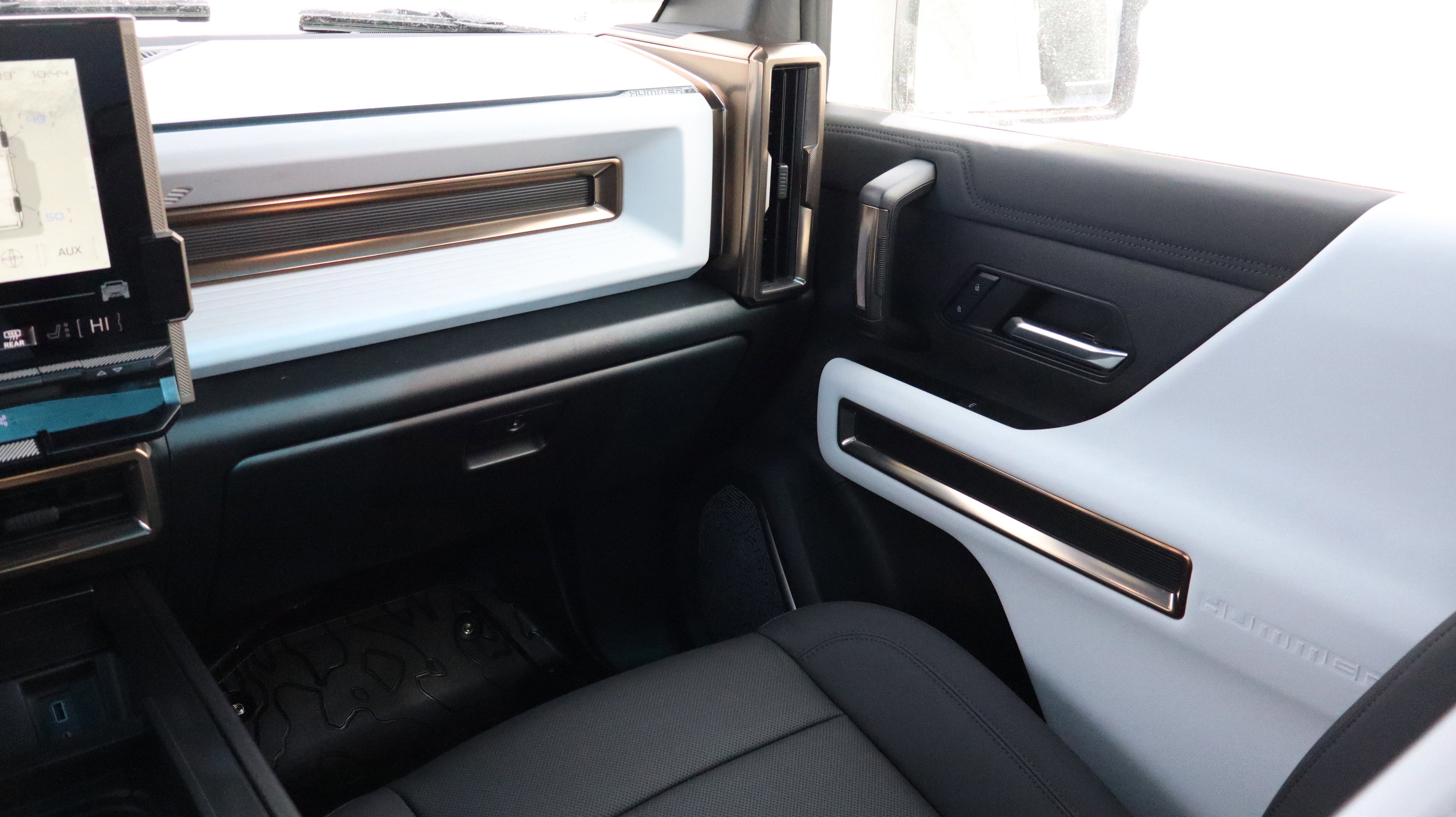 New 2025 GMC Hummer EV 3X w/ LPO, Dark Essentials Package image 12