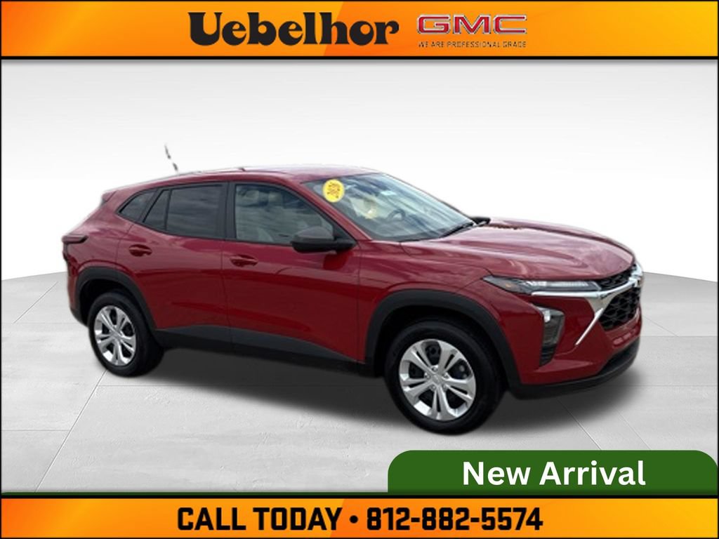 Used 2026 Chevrolet Trax LS FWD image 2