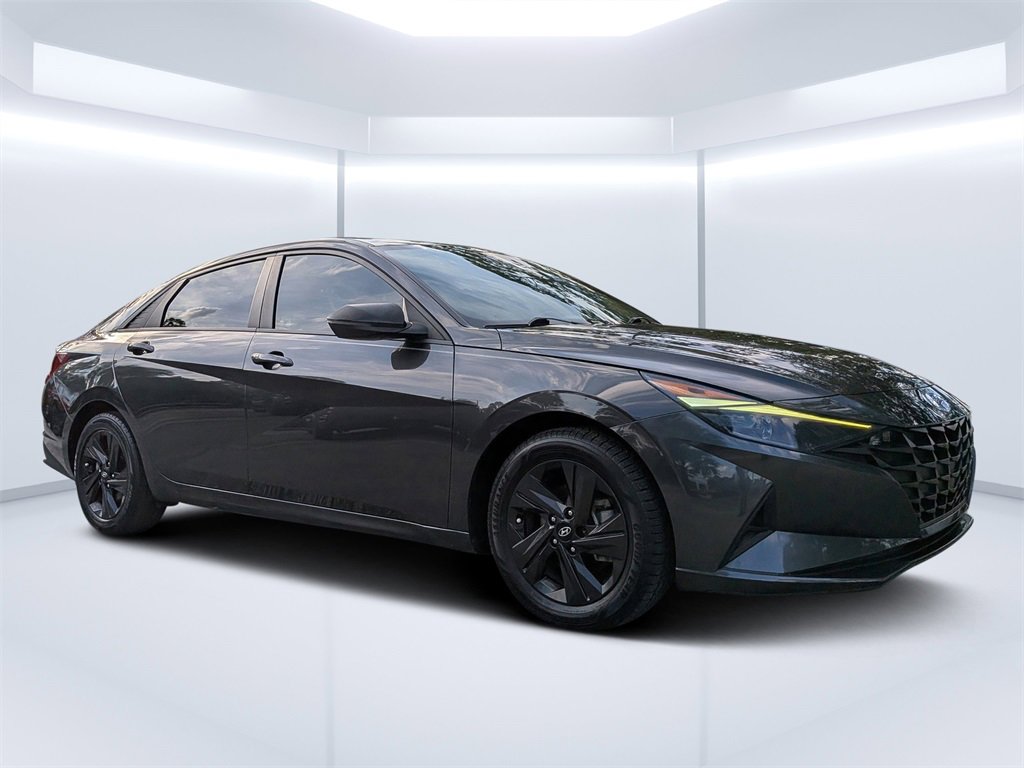 Used 2022 Hyundai Elantra SEL image 1