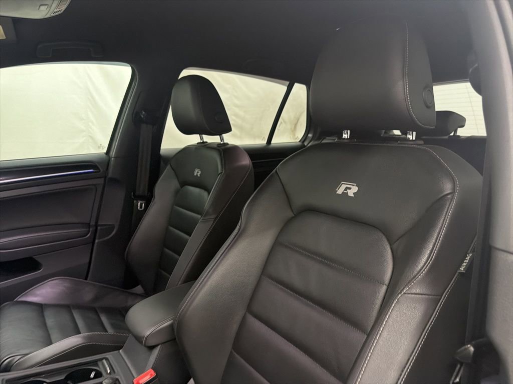 Used 2016 Volkswagen Golf 4-Door image 13