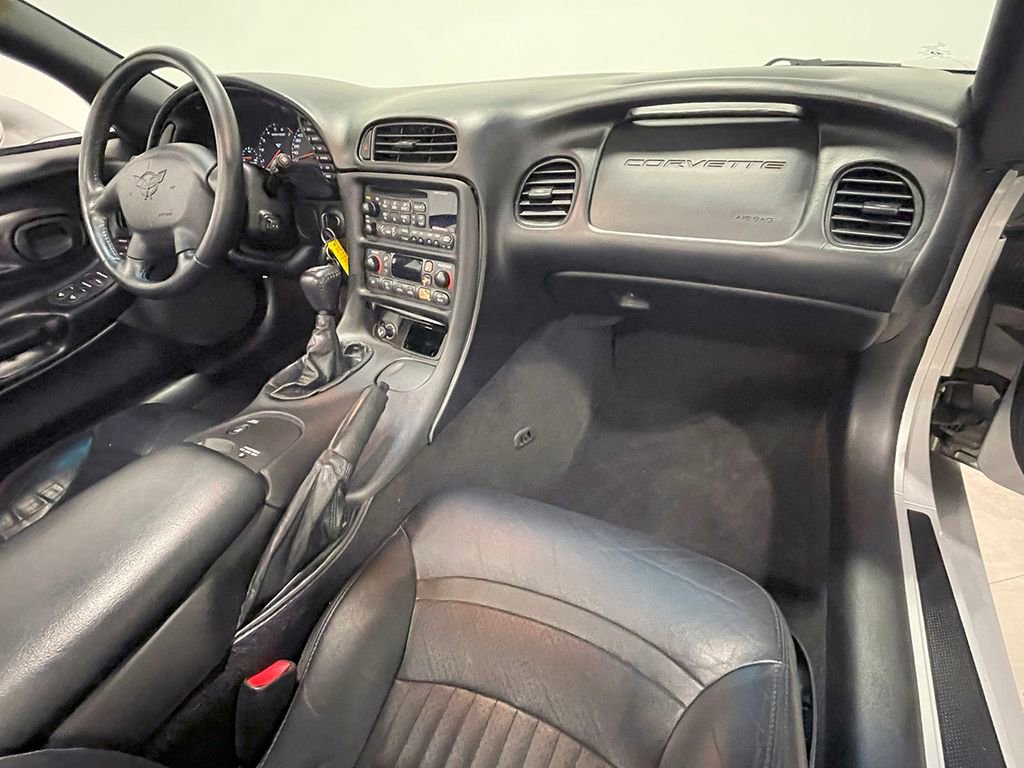 Used 2000 Chevrolet Corvette Convertible w/ Performance Handling Pkg image 53