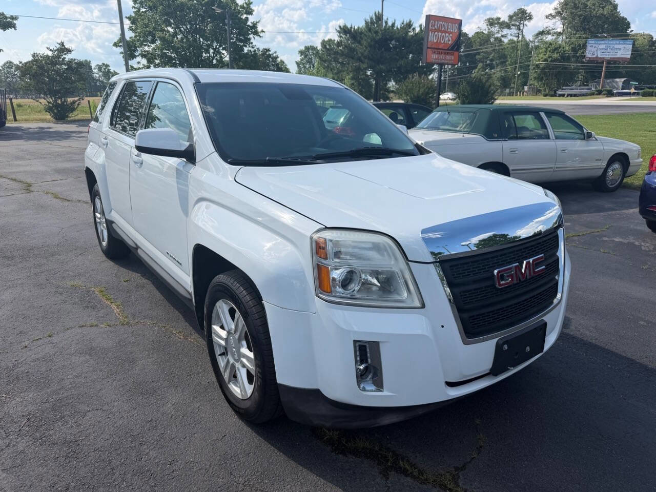Used 2015 GMC Terrain SLE FWD image 2