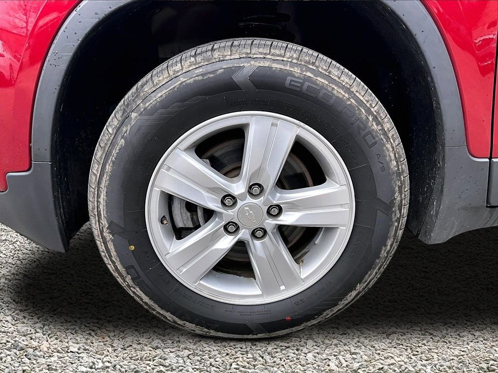 Used 2019 Chevrolet Trax LT w/ LT Convenience Package image 9