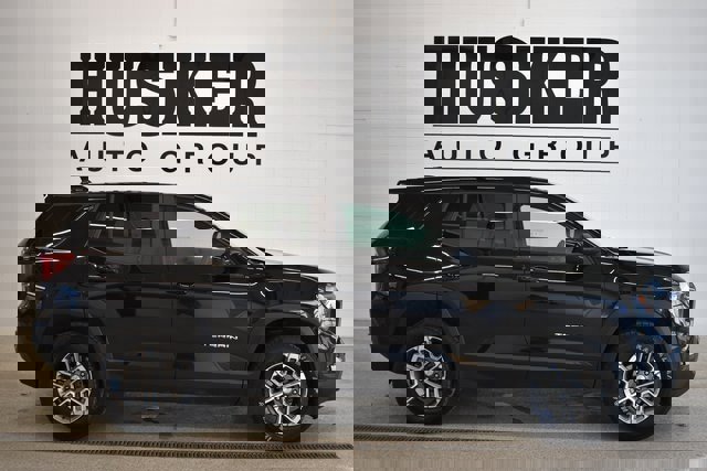 Used 2025 GMC Terrain Elevation image 2