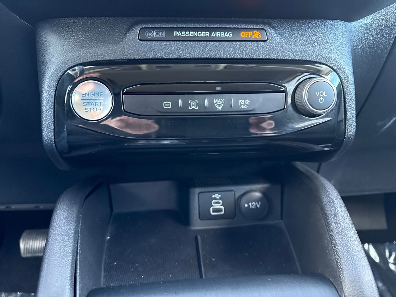 Used 2024 Ford Escape SE image 21