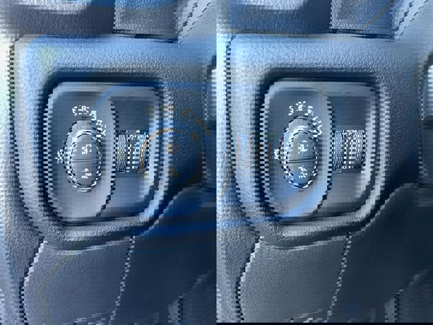 Used 2024 RAM 3500 Laramie w/ Towing Technology Group image 21