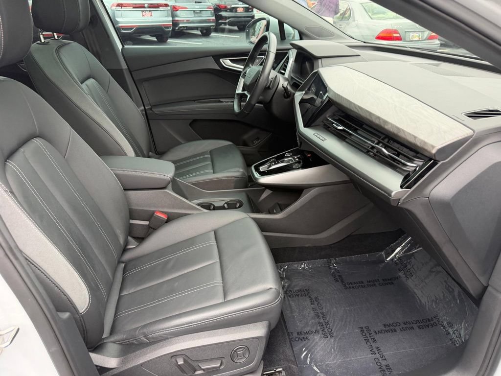 Used 2022 Audi Q4 e-tron Premium Plus w/ Premium Plus AWD/4WD image 31