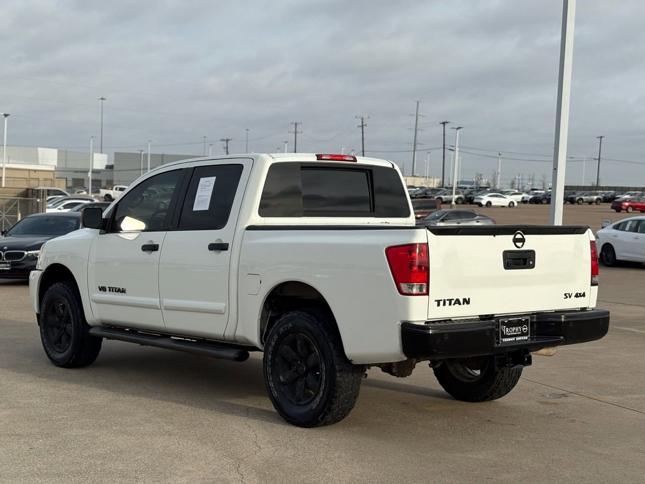 Used 2014 Nissan Titan SV w/ SV Value Truck Package image 8