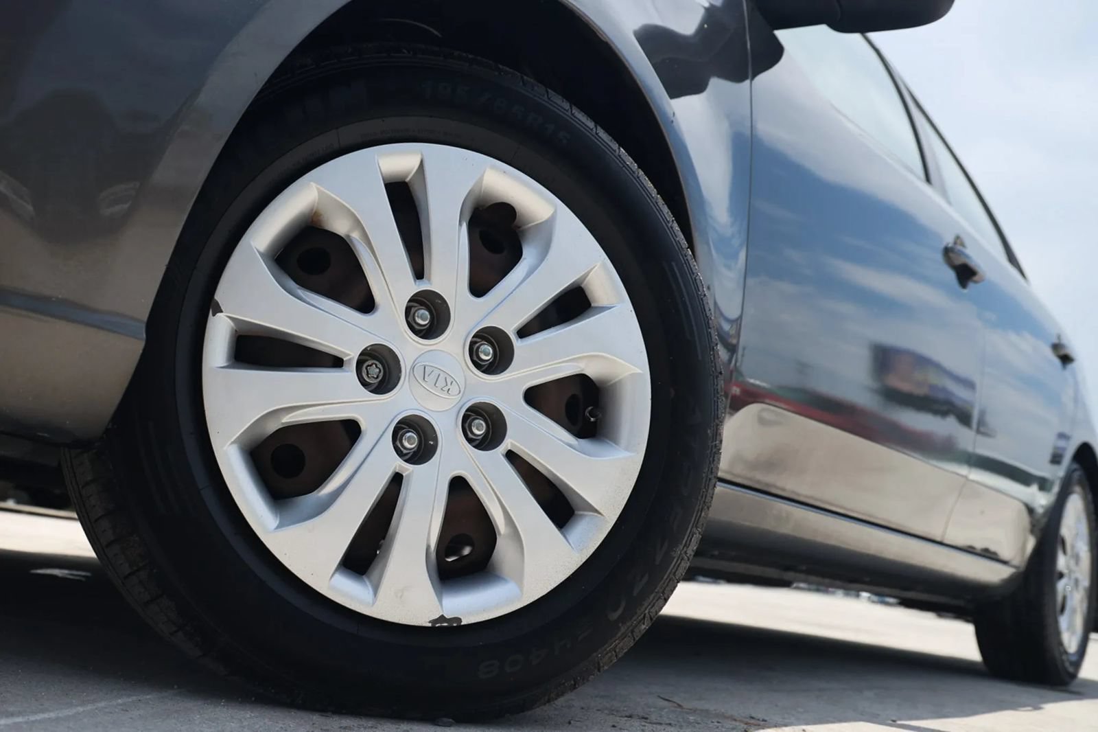 Used 2013 Kia Forte EX FWD image 16