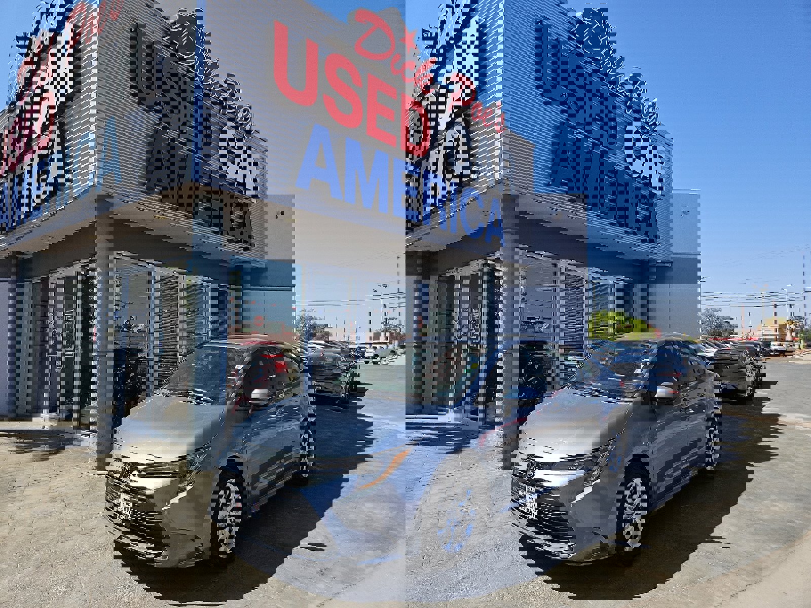 Used 2023 Toyota Corolla LE image 1