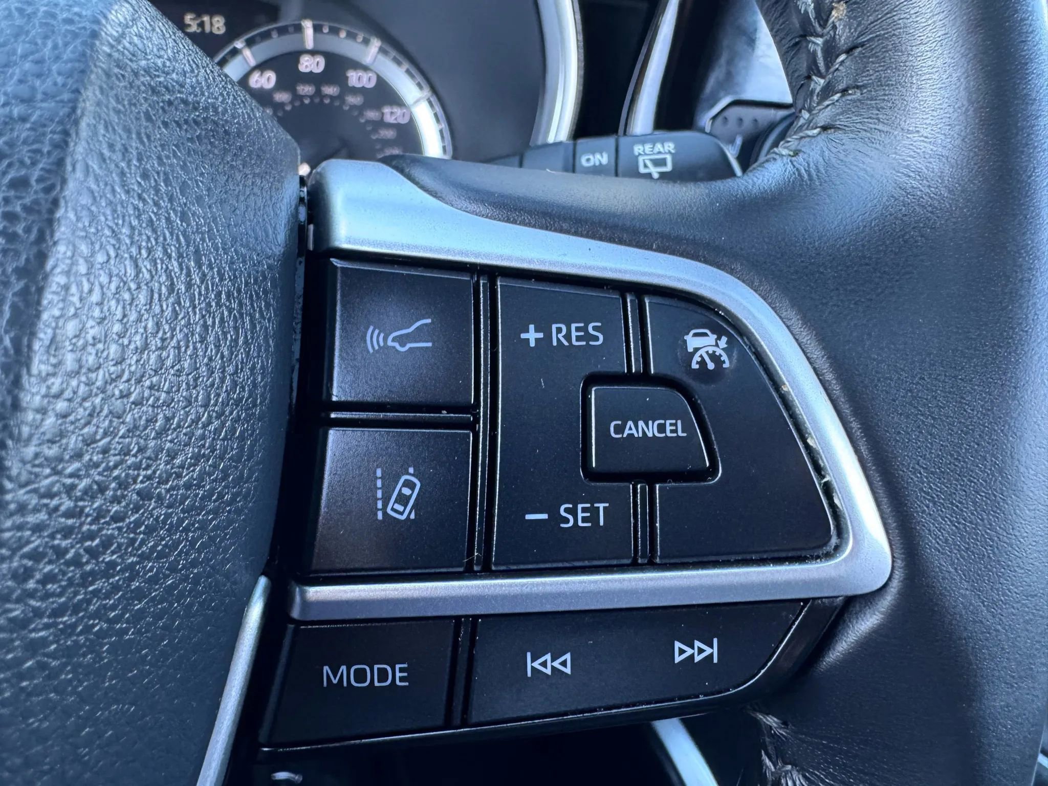 Used 2024 Toyota Highlander XLE image 38