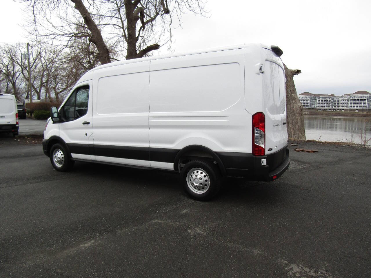 Used 2025 Ford Transit 250 250 AWD 3dr LWB Medium Roof Ca image 5