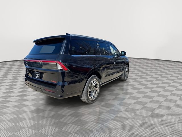 Used 2025 Lincoln Navigator Reserve image 9