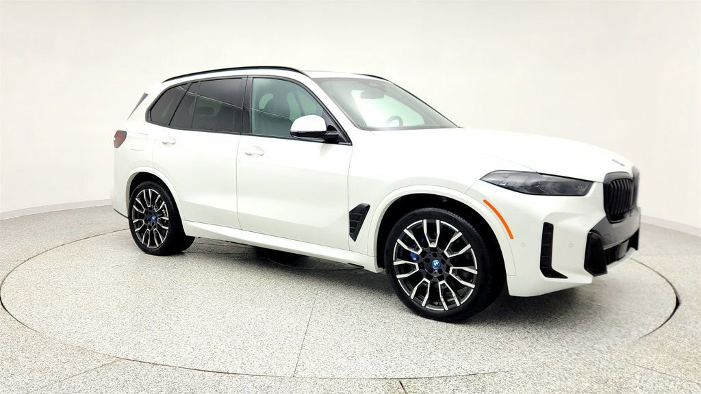 Used 2025 BMW X5 xDrive50e w/ M Sport Package image 3