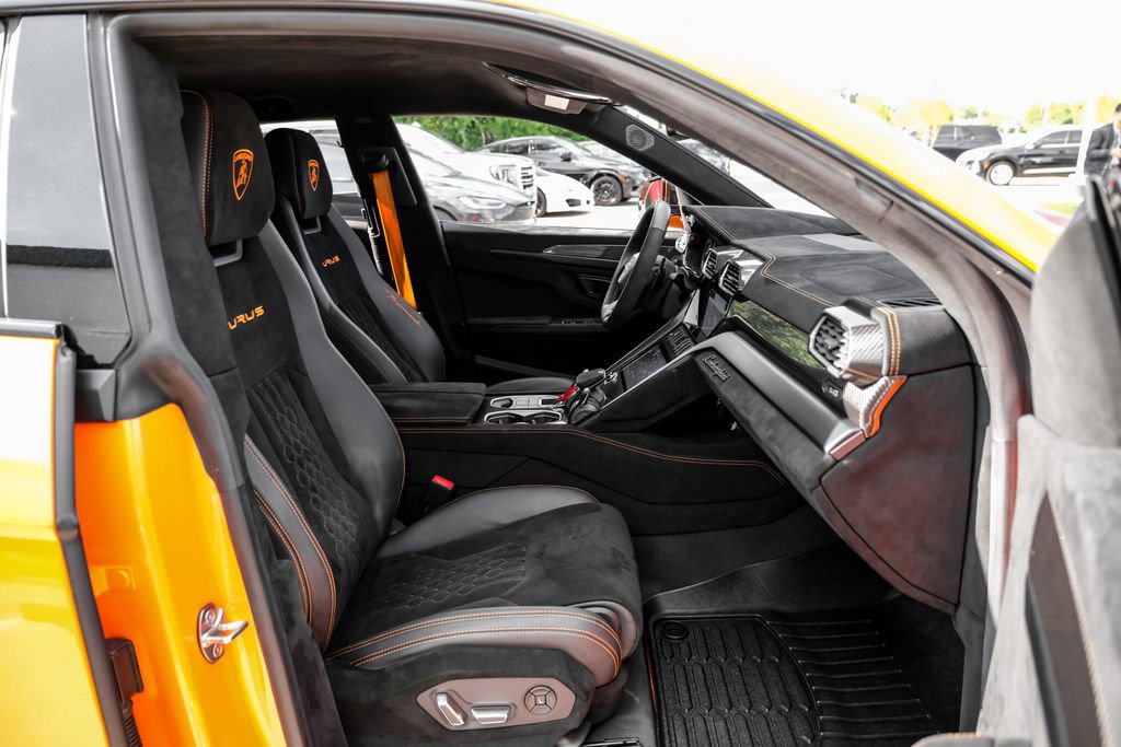 Used 2023 Lamborghini Urus Performante image 35