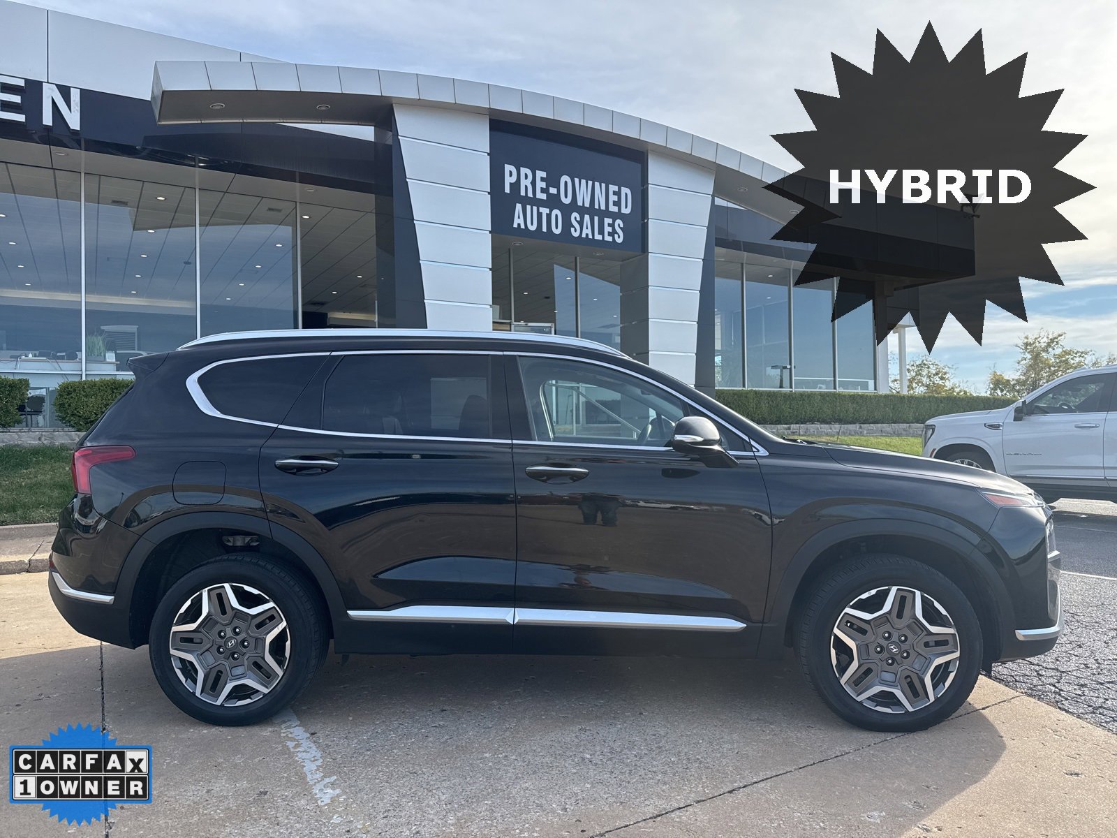 Used 2023 Hyundai Santa Fe SEL Convenience image 2