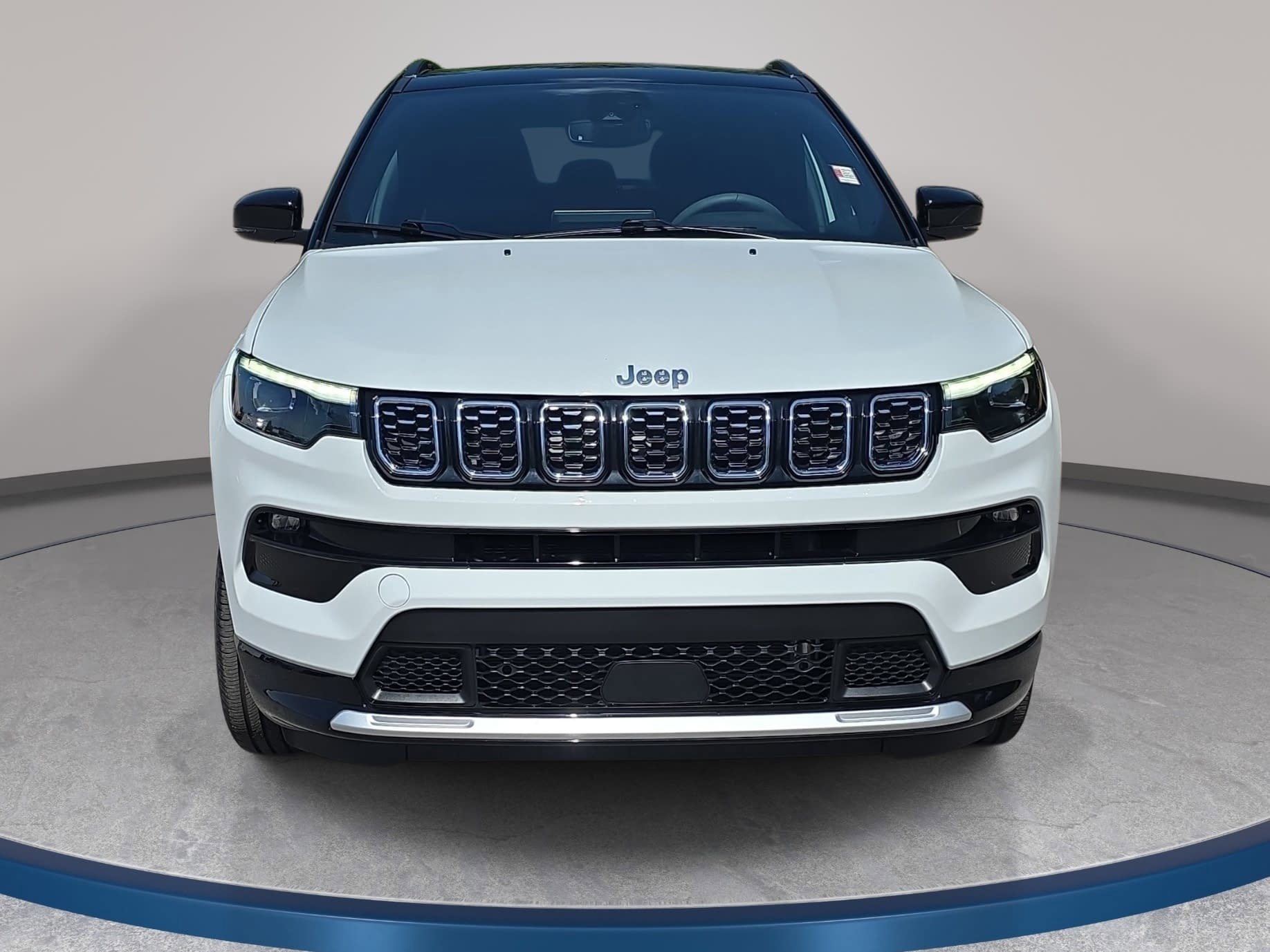 Used 2025 Jeep Compass Limited w/ Elite Group AWD/4WD image 3