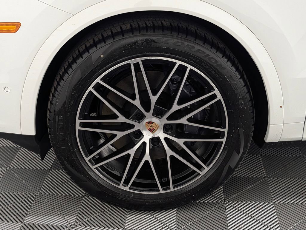 New 2026 Porsche Cayenne Coupe image 11