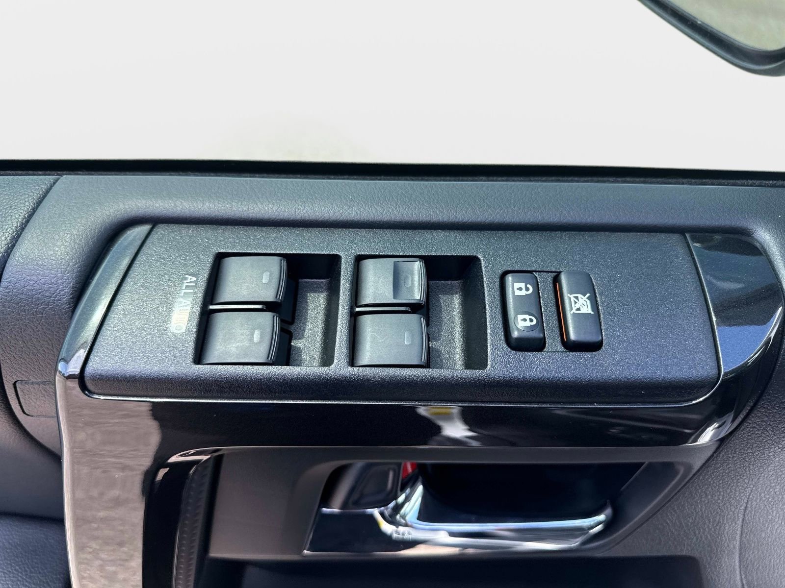 Used 2023 Toyota 4Runner TRD Off-Road Premium w/ Moonroof Package AWD/4WD image 18