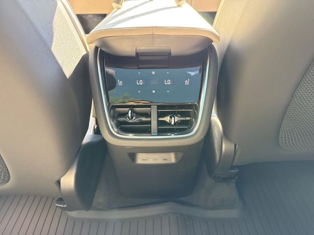 New 2026 Volvo EX90 Plus AWD/4WD image 23