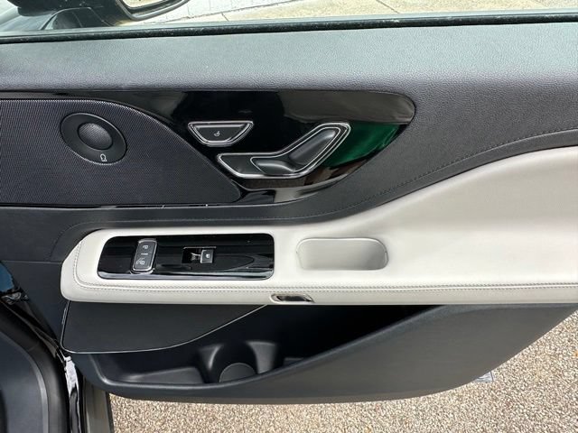 New 2026 Lincoln Aviator AWD image 24