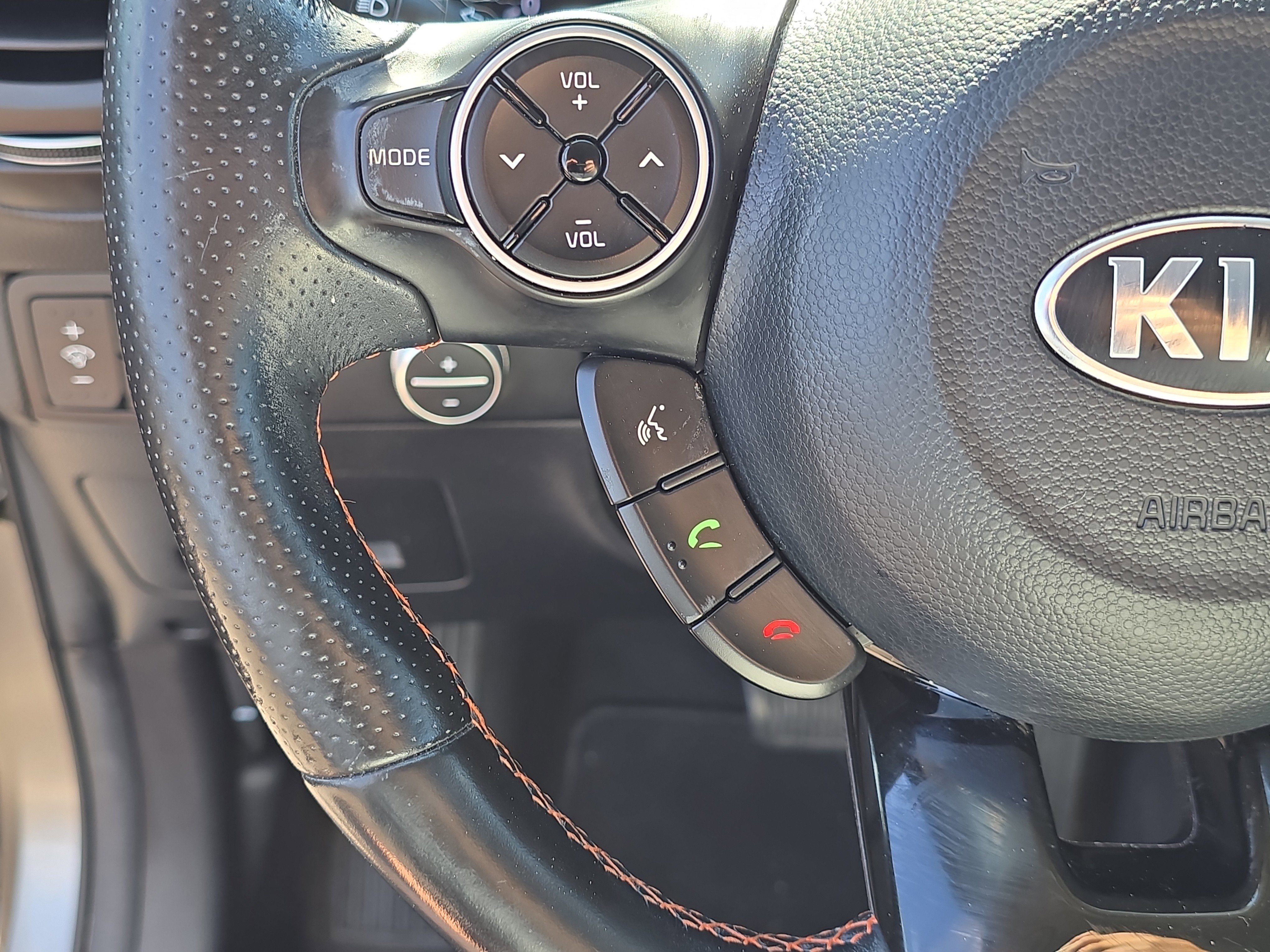 Certified 2018 Kia Soul ! w/ Tech Package FWD image 31