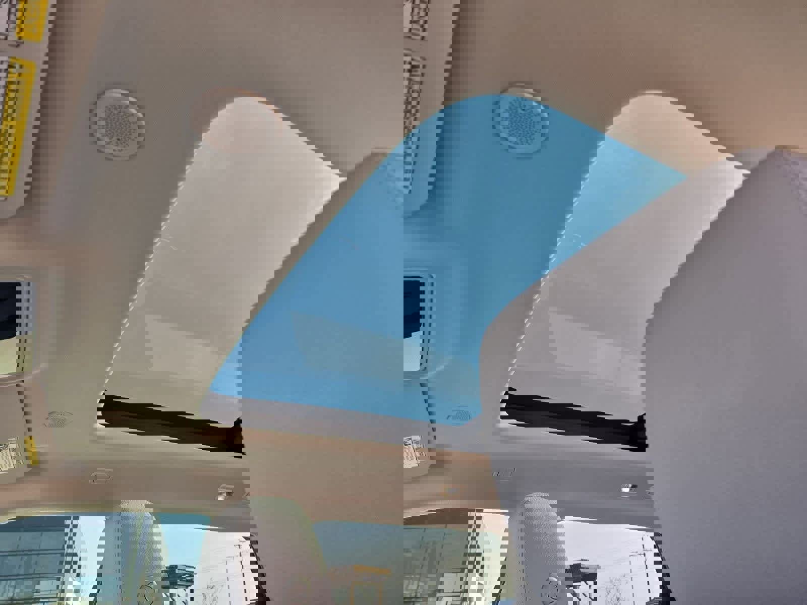 Used 2025 Land Rover Range Rover Evoque S image 18