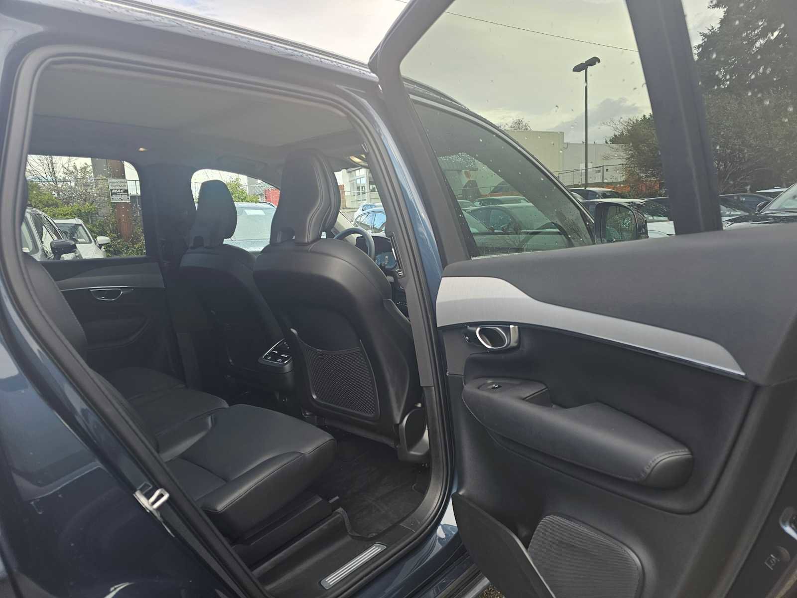 Used 2025 Volvo XC90 B5 Core w/ Protection Package Premier AWD/4WD image 13