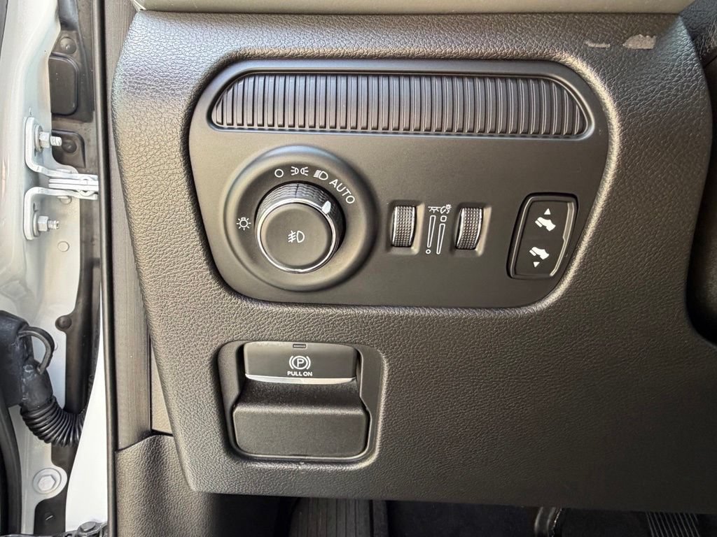 Certified 2023 Jeep Wagoneer 4WD image 31
