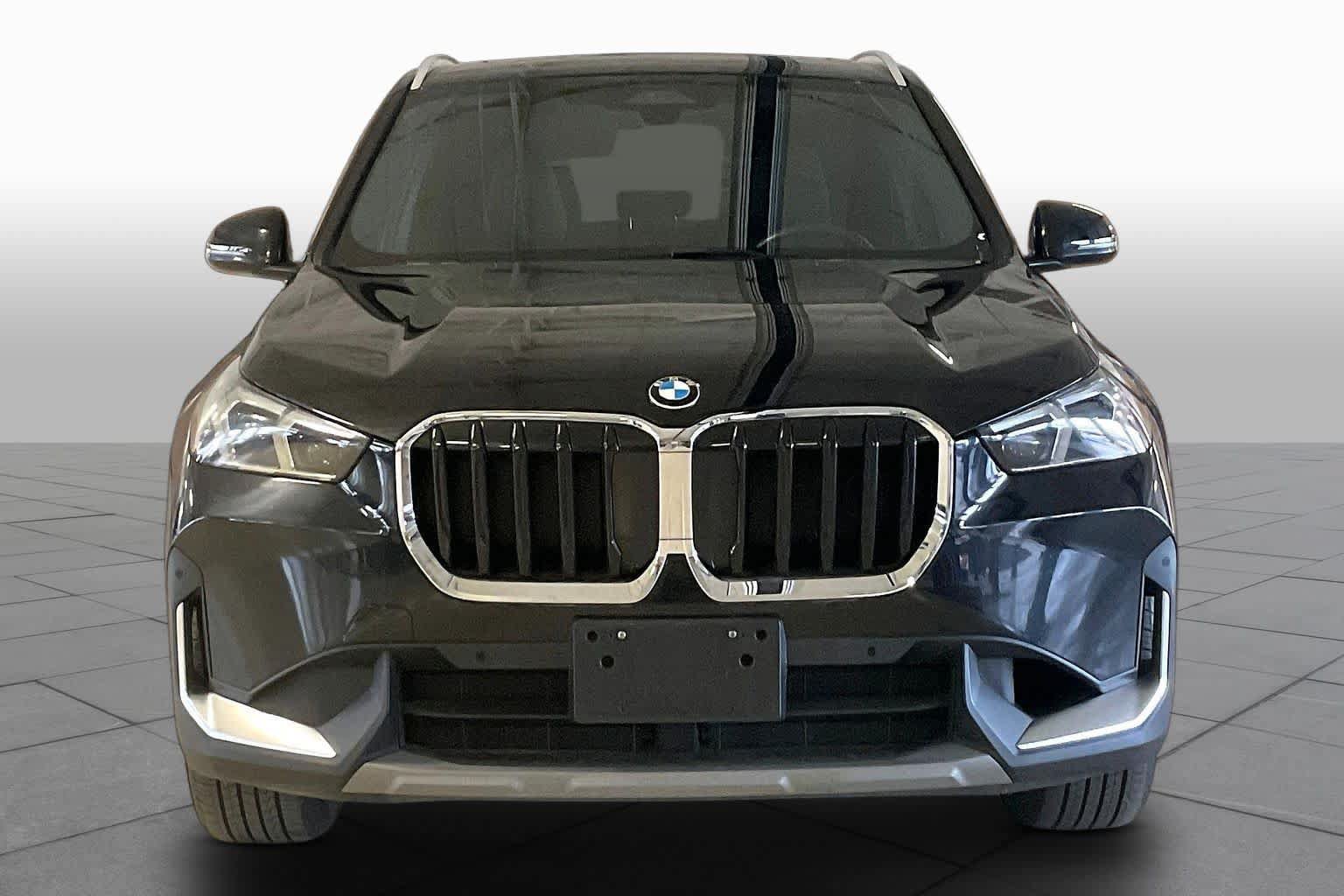 Used 2023 BMW X1 xDrive28i AWD/4WD image 3