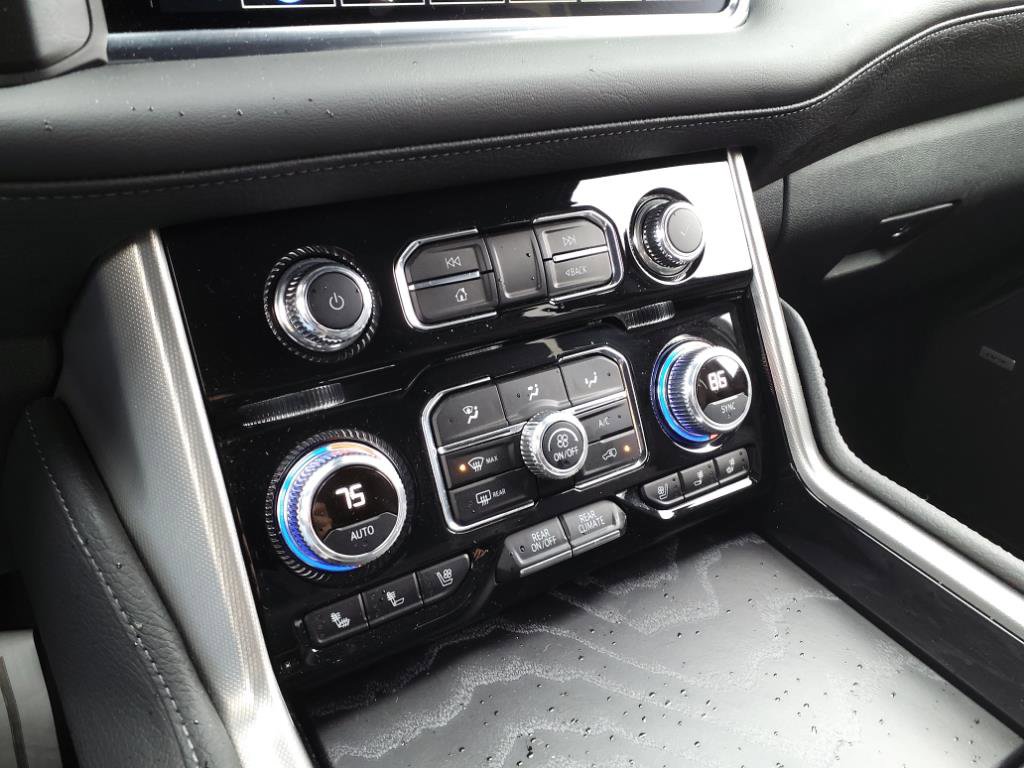 Used 2024 GMC Yukon XL Denali image 7
