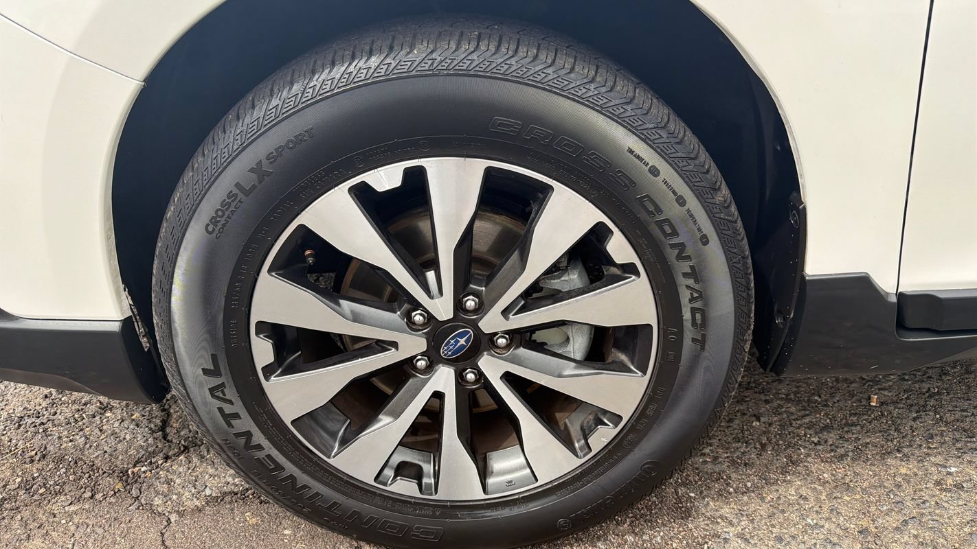 Used 2017 Subaru Outback 2.5i Limited AWD/4WD image 25