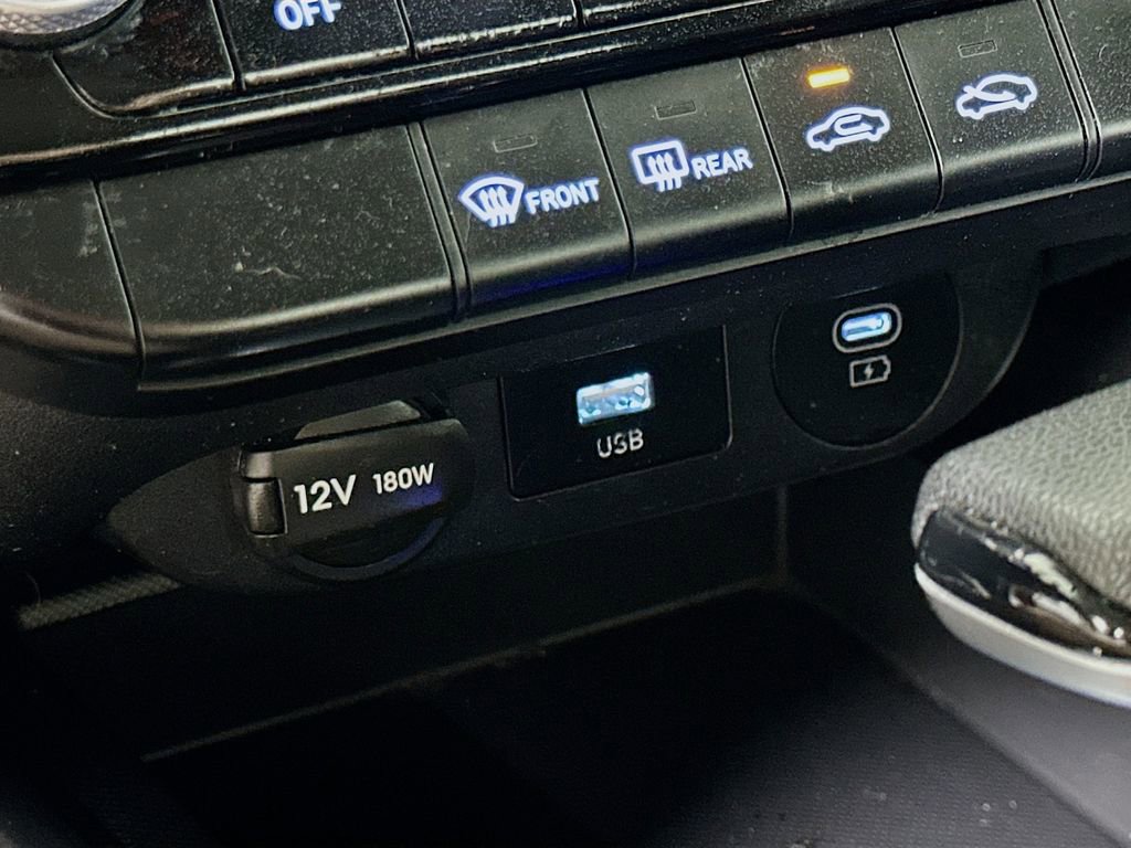 Used 2024 Hyundai Elantra SEL image 30