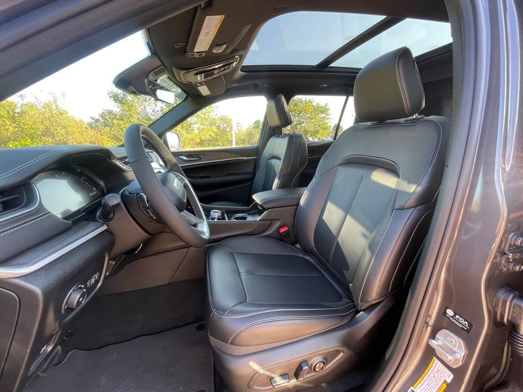 New 2025 Jeep Grand Cherokee L Altitude image 27