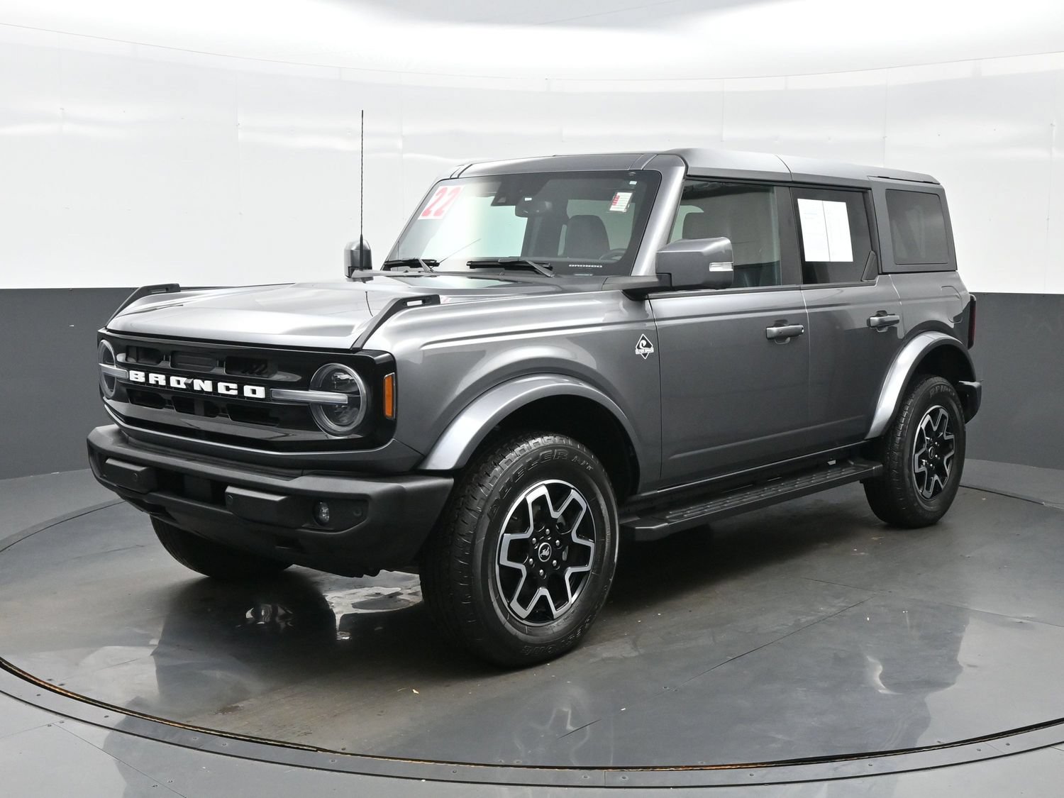 Used 2022 Ford Bronco Outer Banks AWD/4WD image 2