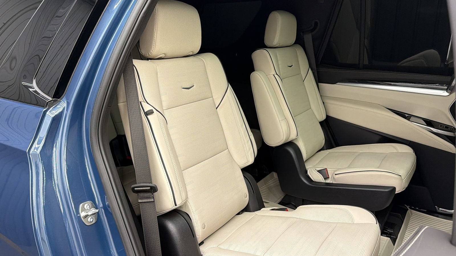 Used 2026 Cadillac Escalade Sport w/ Touring Package AWD/4WD image 42
